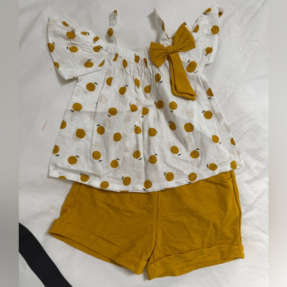 Ruffle Top + Shorts Outfit, Size 100